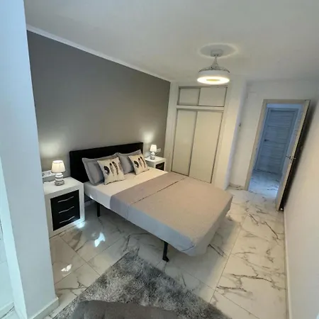 Luxury 3 Bedroom 20m From *