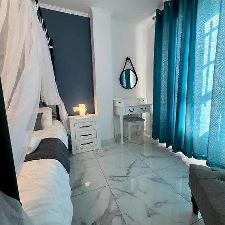 Luxury 3 Bedroom 20m From Apartman
