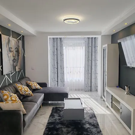 Luxury 3 Bedroom 20m From Apartman Torrevieja